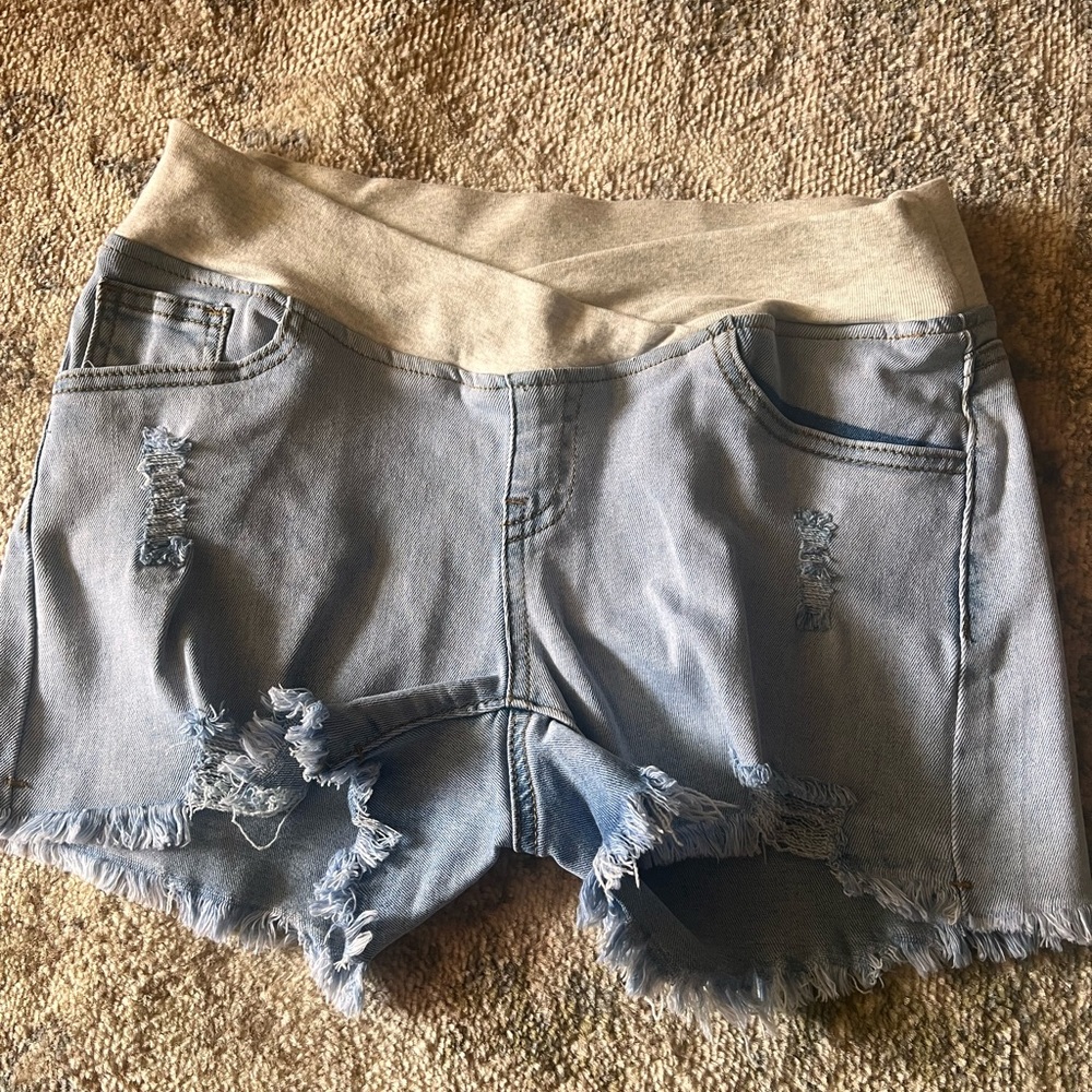 Maternity shorts size M